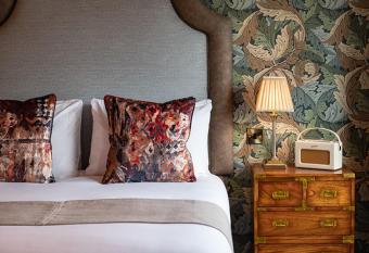 The Bear allows 18 year olds to book a room