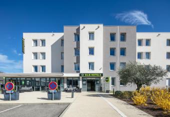 B&B HOTEL Lyon A  roport Saint-Quentin-Fallavier allows 18 year olds to book a room