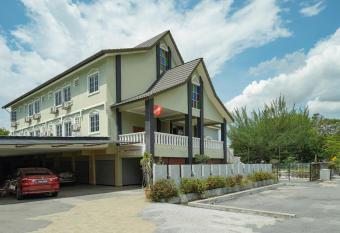 Super OYO 90009 Bangi Sri Minang Guesthouse allows 18 year olds to book a room