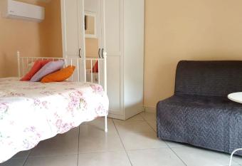 2 bedrooms apartement with furnished balcony and wifi at Castello Gragnano 4 km away from the beach has Balcony rooms