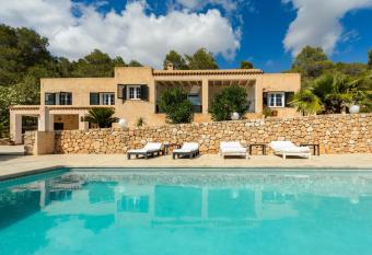 Casa Olivo has Balcony rooms