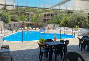 Voula Ilias Studios has Balcony rooms