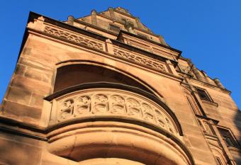 Hotel Deutscher Kaiser allows 18 year olds to book a room