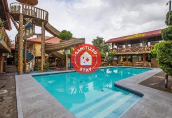 OYO 588 Sunrock Resort allows 18 year olds to book a room