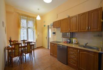 Apartaments Piotrkowska 101 has Balcony rooms