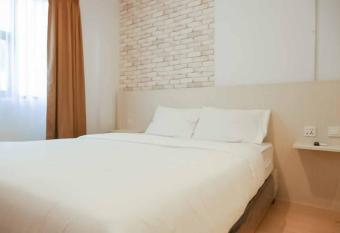 Prime Inn near Jalan Sekip Mitra RedDoorz allows 18 year olds to book a room