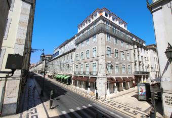 Lisboa Prata Boutique Hotel allows 18 year olds to book a room