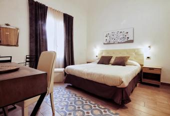 La corte di Angelica has Balcony rooms