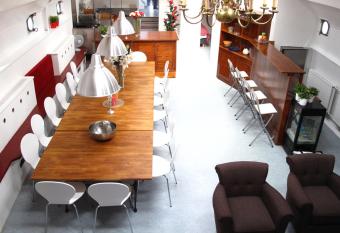 Boat Hotel SIX Rotterdam has Balcony rooms