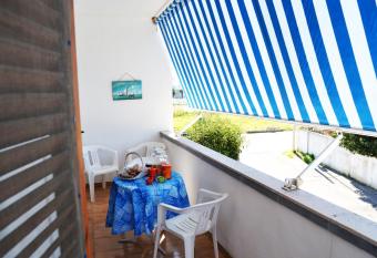 Casa vacanza vicino spiaggia-ll23 has Balcony rooms