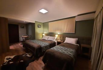 Hospedaria Ga  cha allows 18 year olds to book a room