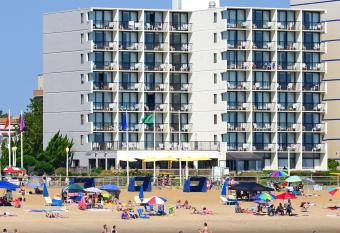 Capes Hotel has rooms with a private hot tub