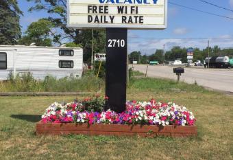 Northland Motel Bay City-Kawkawlin allows 18 year olds to book a room