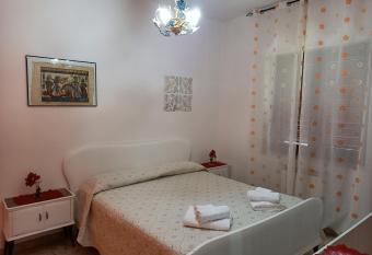 Casa Emilia has Balcony rooms