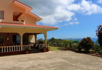 Mon Dezir Villa allows 18 year olds to book a room