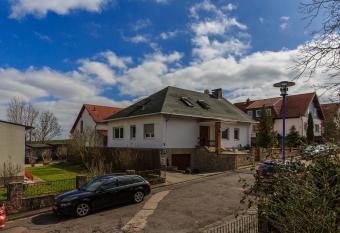 Hotel-Pension am Rosarium allows 18 year olds to book a room