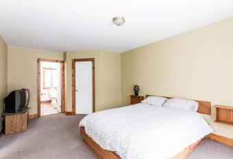 Summit Ridge 2 has Balcony rooms