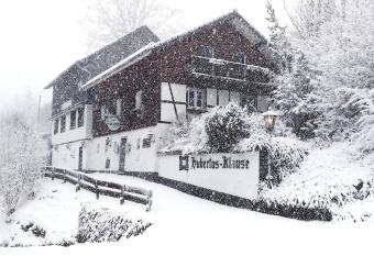 Jeje und Anna s Eifel Haus allows 18 year olds to book a room