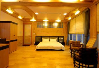 Full Moon Spa allows 18 year olds to book a room