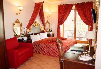 Albergo City Hotel Berlin allows 18 year olds to book a room