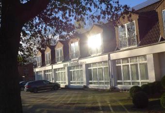 Hotel Heidpark allows 18 year olds to book a room