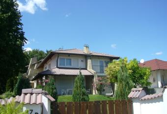 Mediterr  n Vend  gh  z has Balcony rooms