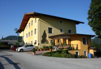 Hotel Pension Barbara allows 18 year olds to book a room