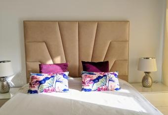 Neptuno Marbella Apartment has Balcony rooms