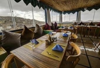 Petra Boxtel Hostel allows 18 year olds to book a room