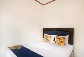 SPOT ON 3311 Fai Bogor Backpacker Syariah allows 18 year olds to book a room