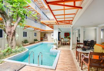 Capital O 3300 Nadjara Residence Syariah allows 18 year olds to book a room