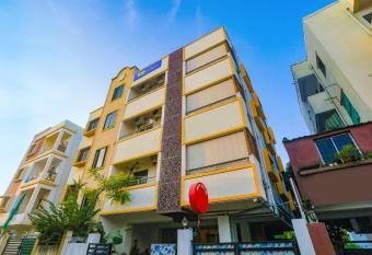 FabHotel Happy Stay Inn allows 18 year olds to book a room