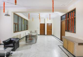 OYO Flagship Prakash Apartment allows 18 year olds to book a room