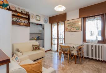 Maranta Aprica Apartment allows 18 year olds to book a room