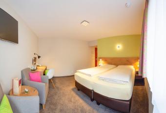 Hotel Azenberg has Balcony rooms