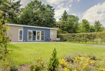 Nice chalet with garden, on the edge of the forest has Balcony rooms