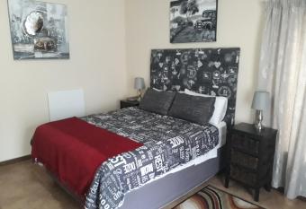 53 ON WEBBER GUEST HOUSE allows 18 year olds to book a room