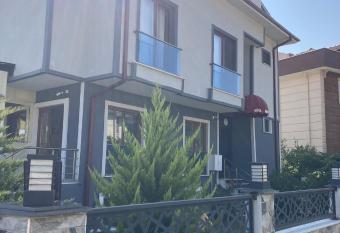 A  VA REX OTEL has Balcony rooms