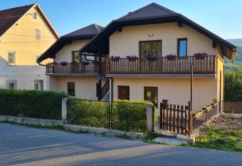 Apartman Nika has Balcony rooms