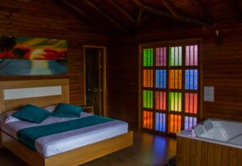 Sotavento Caba  as has rooms with a private hot tub