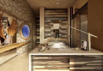 La Casa de la Playa by Xcaret- All Inclusive Adults Only has rooms with a private hot tub