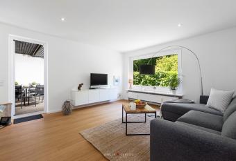 Strandgl  ck allows 18 year olds to book a room