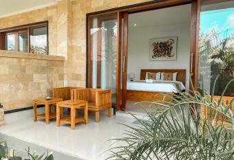 EKADWI Guesthouse has Balcony rooms