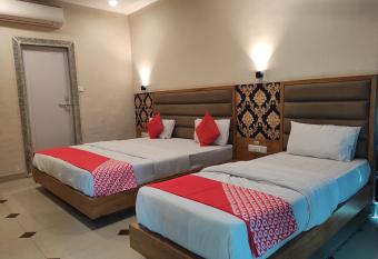 HOTEL REST has Balcony rooms