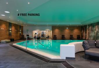 Hotel Forsthaus N  rnberg F  rth allows 18 year olds to book a room