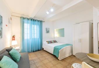 Faro Downtown Ria Formosa I allows 18 year olds to book a room