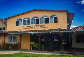 Black Lion Inn allows 18 year olds to book a room