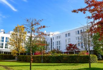 SCOTTY & PAUL Hotel Deggendorf allows 18 year olds to book a room