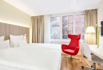 NH Collection Hamburg City allows 18 year olds to book a room
