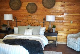 The Cave at Shady Woods - 1 Bedroom Studio - Walk to Downtown! allows 18 year olds to book a room